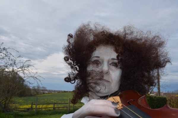 Photographie de Karine Saporta © – série « Bal des portraits »